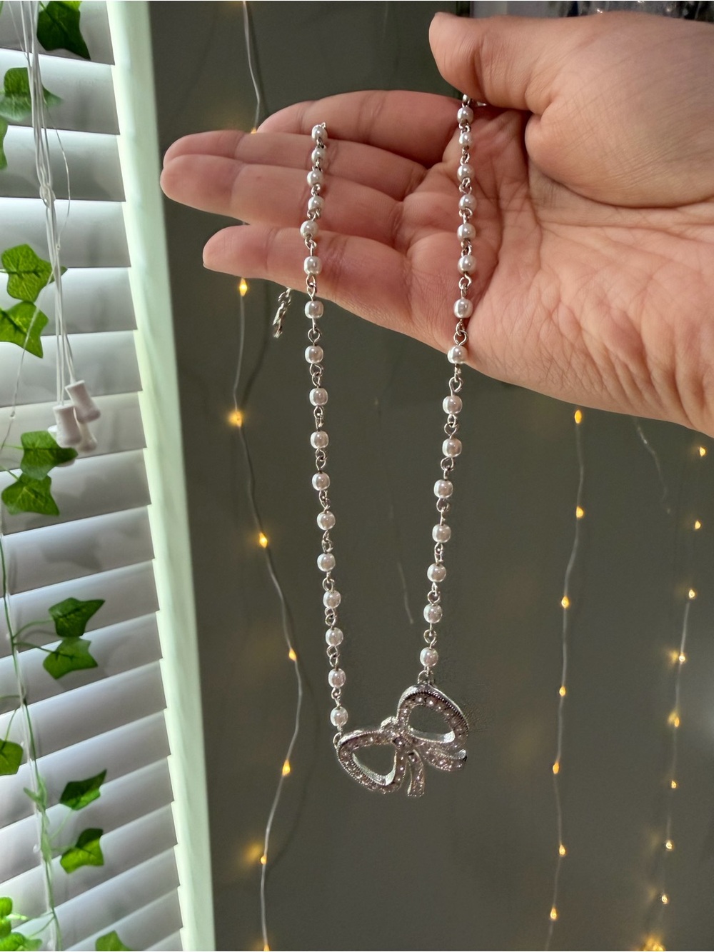 Bow and Pearl Necklace